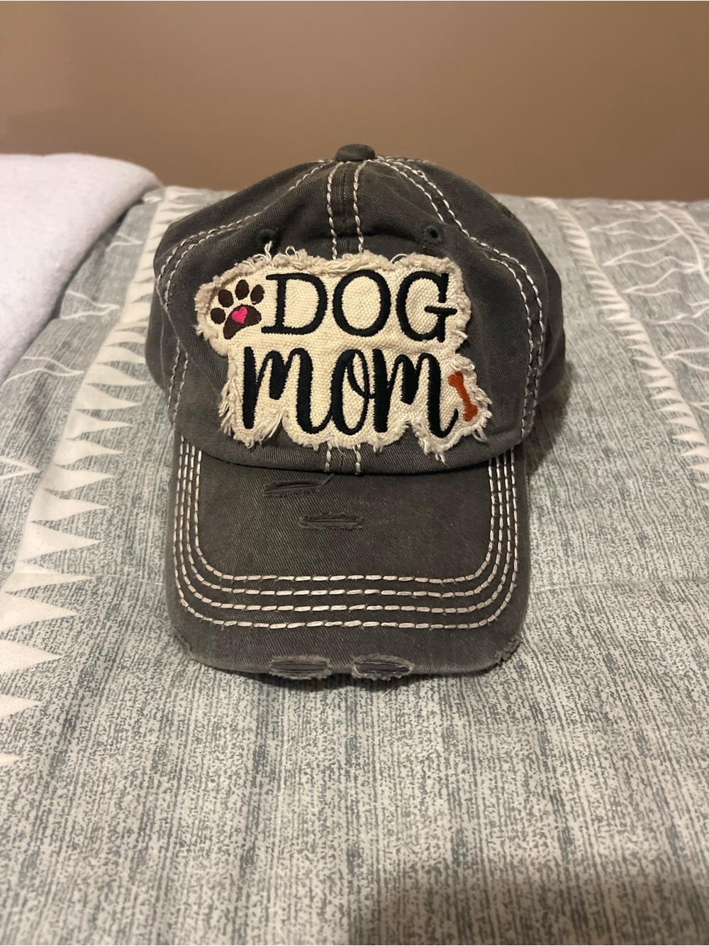 Dog Mom Vintage-Style Gray Baseball Cap
